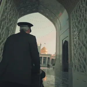 از کریمان، سنگ می‌خواهیم ما زر می‌رسد