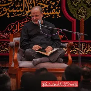 ما دست کسی که نماز نمیخونه رو نمیگیریم