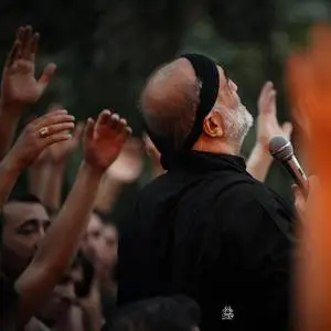 دارم دق میکنم بلند شو اکبرم